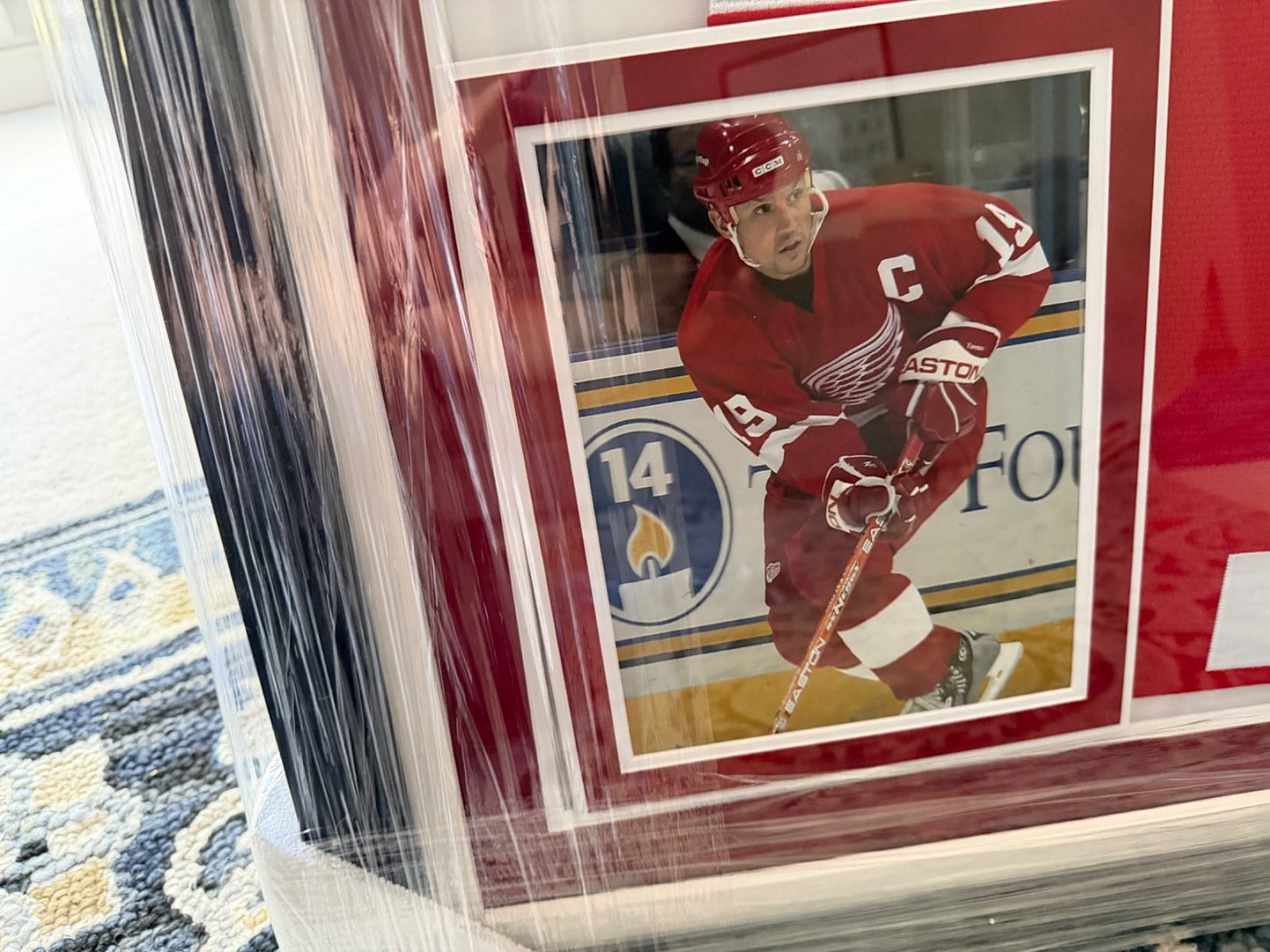 Steve Yzerman Signed 1/1 Jersey Framed LE “3x SC Champ / Last to Wear #19” COA